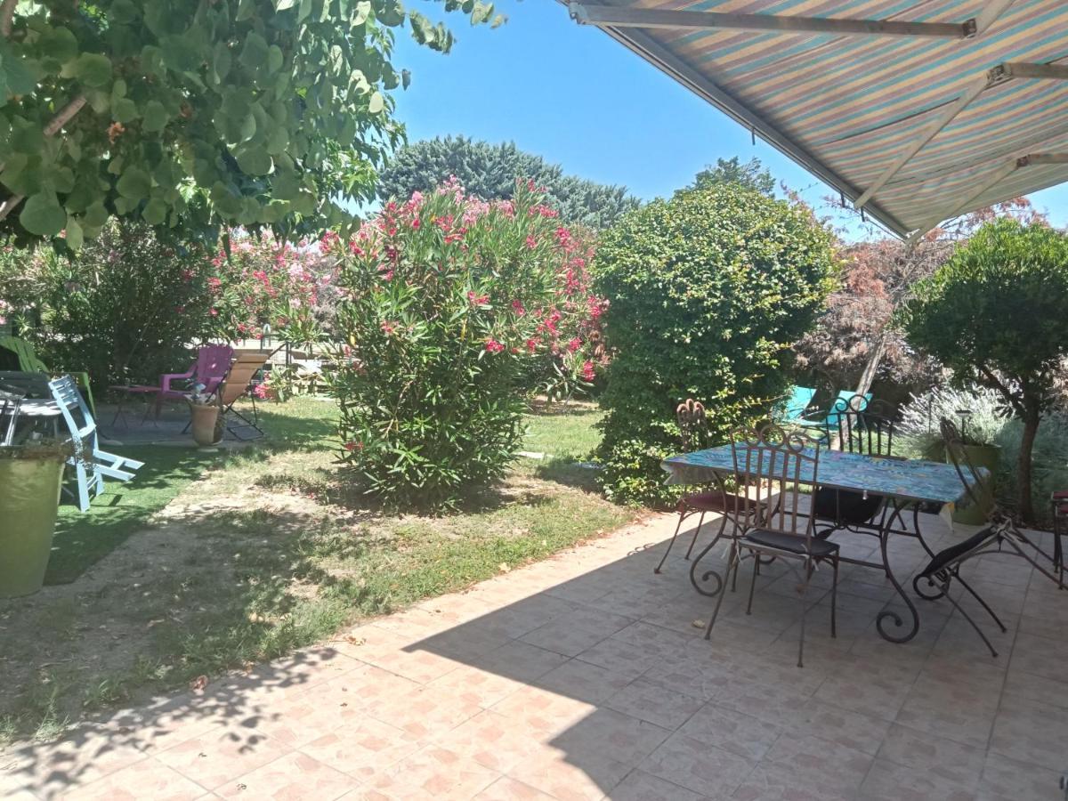 Villa Cosy En Provence à Maillane Extérieur photo